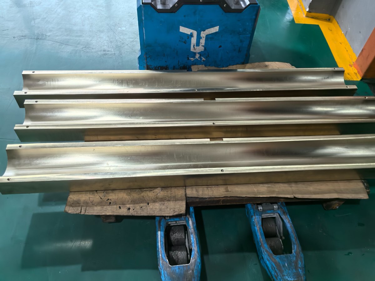 China Copper slides manufacturer China Copper slides manufacturer